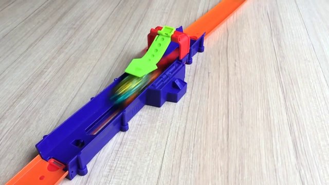 HOT WHEELS Track Builder Essentials Launch Pack - Unboxing and Review - with Slow Motion!
