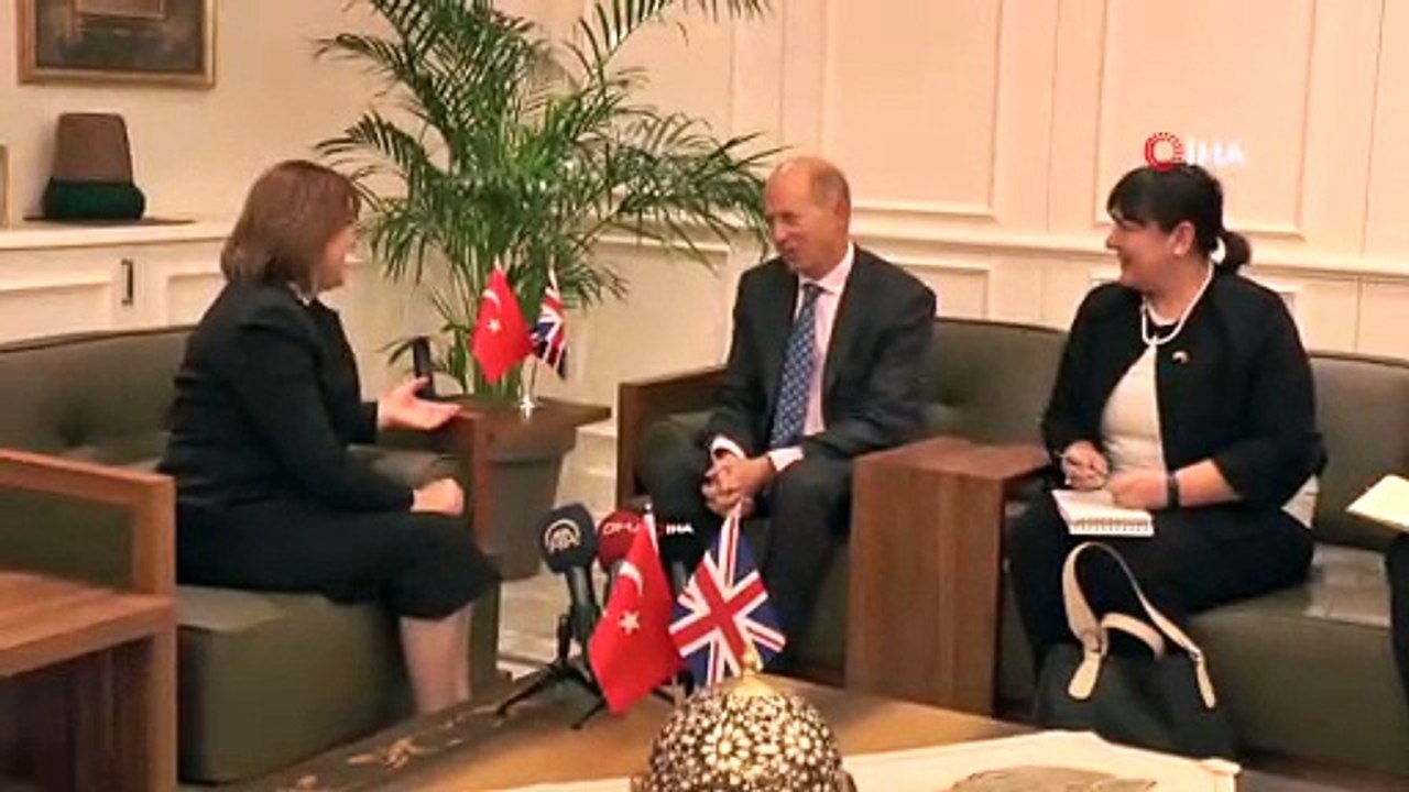 İngiltere'nin Ankara Büyükelçisi Dominick Chilcott'tan Fatma Şahin'e ziyaret