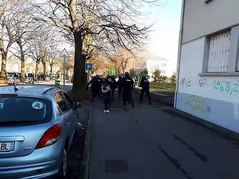 Devant le lycée Aristide Bergès à Seyssinet
