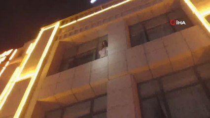 Çin'de İntihar Girişimi Engellendi
