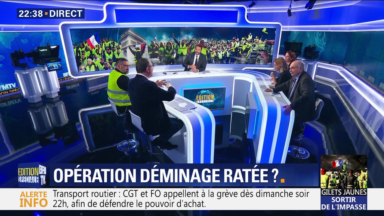 Emmanuel Macron hué au Puy-en-Velay (2/4)