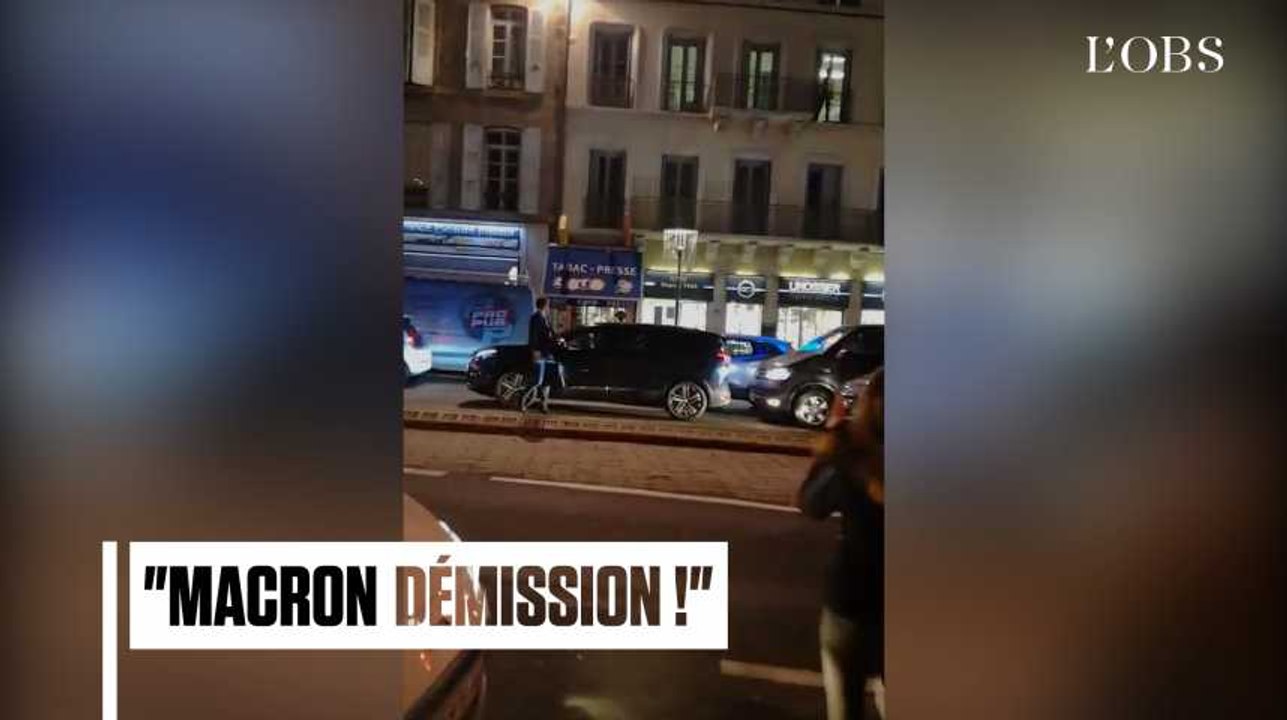 Emmanuel Macron hué et insulté lors d'une visite surprise au Puy-en-Velay