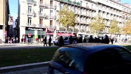 Charge CRS Cours Jean jaurès