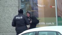 Taksim'de Polisi Alarma Geçiren Şüpheli Kadın Gözaltına Alındı