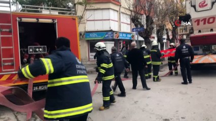 Eskişehir’de 8 katlı binadaki yangın paniği