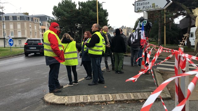 Les Gilets jaunes s’installent près du rond-point du Naye
