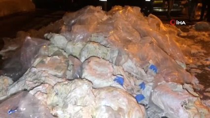 Erzincan'da Polisin Yol Kontrolü Uygulamasında Bir Tırın Dorsesinde 700 Kilogram Eroin Ele...