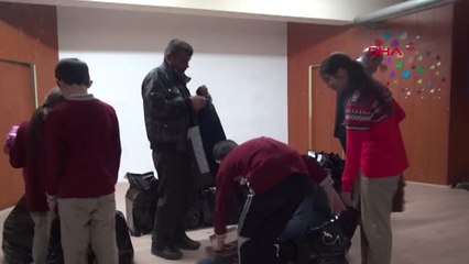 Niğde Şikayetçi Olduğu Komşusuyla, 20 Öğrenciye Mont ve Bot Alması Karşılığında Uzlaştı