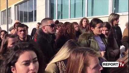 Report Tv-Protesta e studentëve nëpër rrethe për tarifat