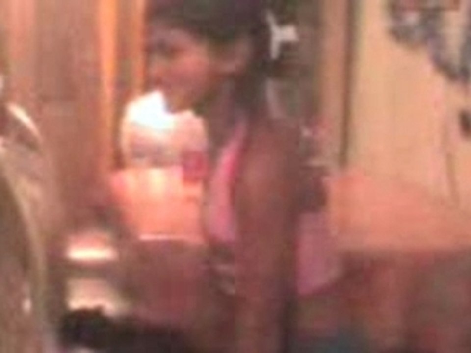 Ma soeur et ma couzine ki dance a la bonne année 2008