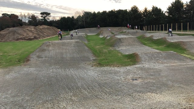 L’école de cyclisme du Vélo-club challandais inaugure le Bike park