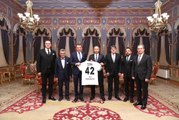 Beşiktaş Başkanı Fikret Orman, İstanbul Valisi Ali Yerlikaya'yı Ziyaret Etti
