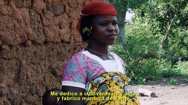 La campaña #NombresConHistoria, las primeras botellas de agua que rompen fron