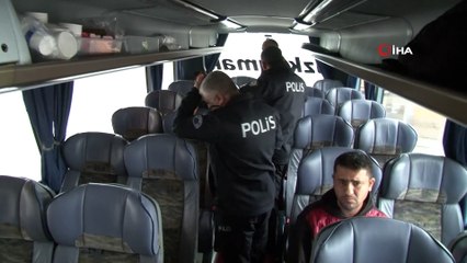 Bilet alamayınca otobüsü rehin aldı