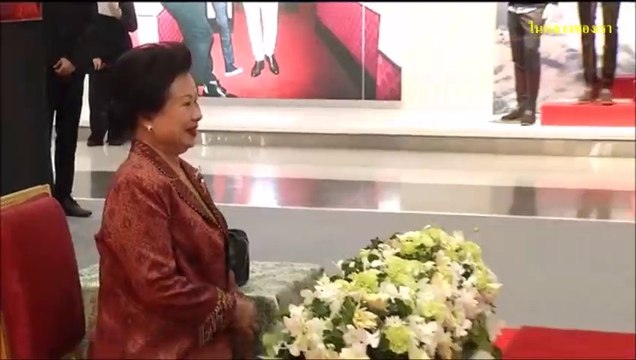 คุณหญิงจั่งเฮียง ติดใจ แม่ราชินีนุ้ย สุทิดา ออกงานแรก ทรงพระเจริญ!!!