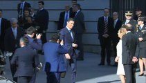 Sonoros abucheos a Sánchez a su llegada al Congreso