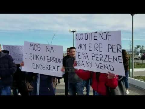 Protesta edhe në Durrës, studentët e “Aleksandër Moisiut” kundër tarifave