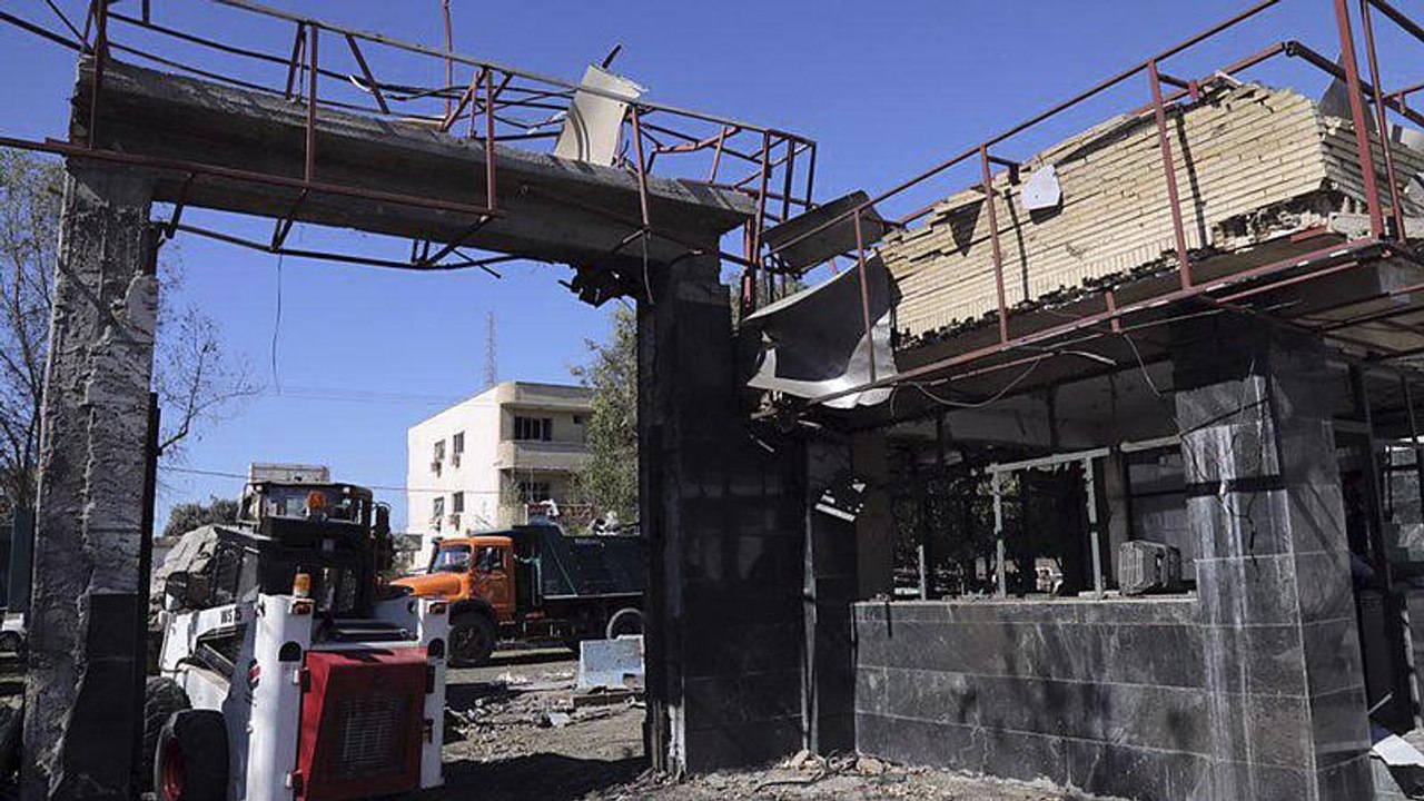 هجوم انتحاري يوقع ثلاثة قتلى على الأقل في جنوب إيران وإصابة العشرات بجروح