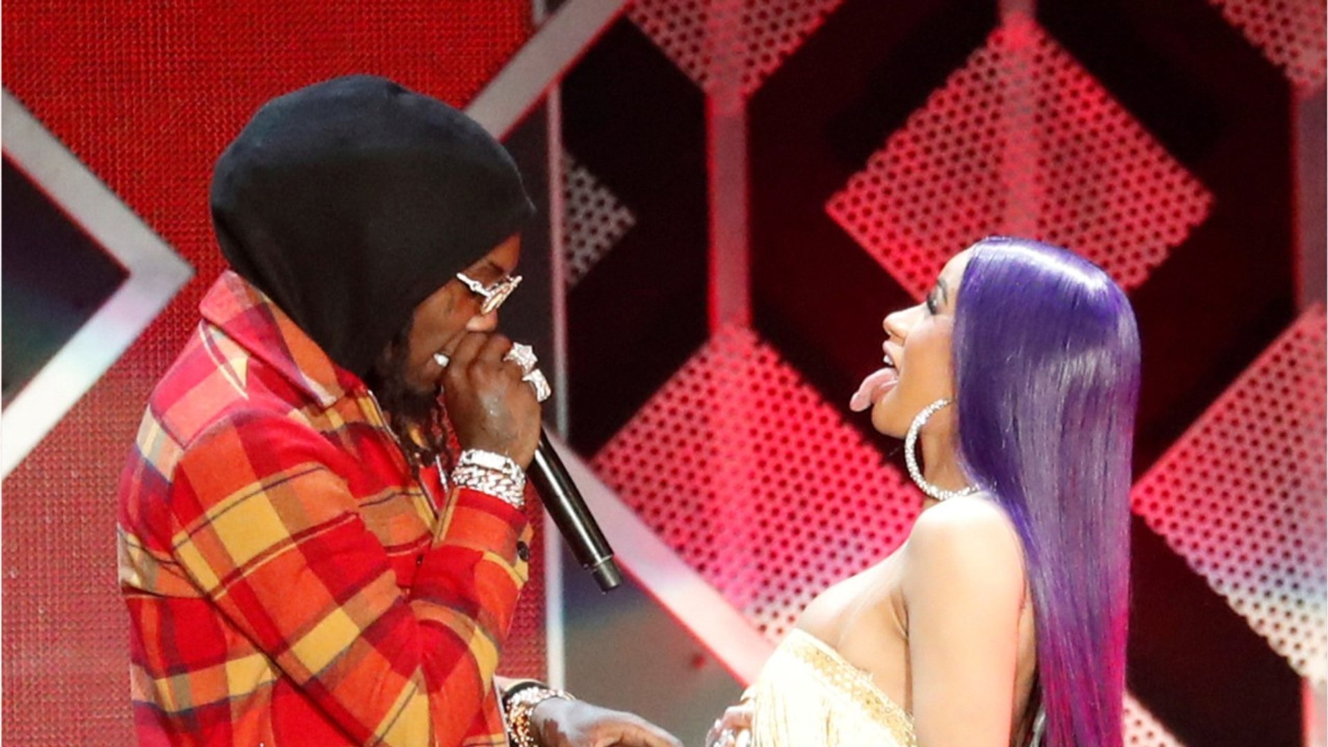 ⁣Cardi B & Offset Split