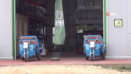 Engelli Suriyelilere "Tuk Tuk" Motosiklet Dağıtıldı