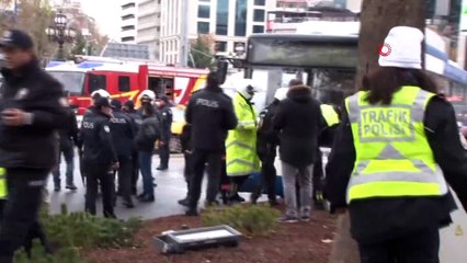 Başkent'te kontrolden çıkan belediye otobüsü yayalara çarptı: 2 yaralı