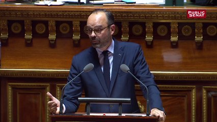 Édouard Philippe prêt à "examiner" d'autres mesures pour augmenter les rémunérations proches du Smic