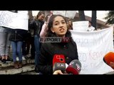 Report Tv-Edhe Gjirokastra i bashkohet protestës pas pesë ditësh, ironi dhe thirrje kundër MAS