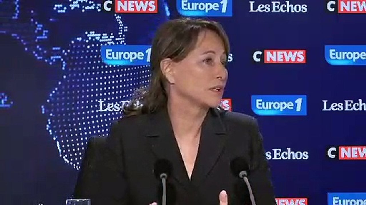 "Gilet jaunes " : Ségolène Royal pointe "une accumulation de décisions mal préparées" du gouvernement