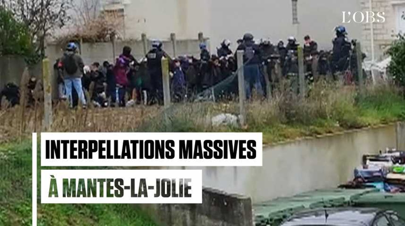 Les images des 146 interpellations devant le lycée Saint-Exupéry à Mantes-la-Jolie