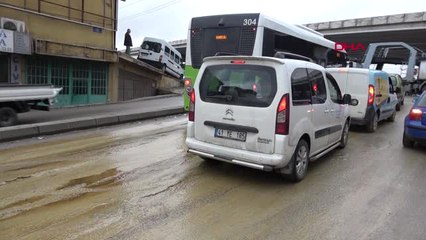Kocaeli Kamyondan Yola Yağ Döküldü, Sürücüler Zor Anlar Yaşadı