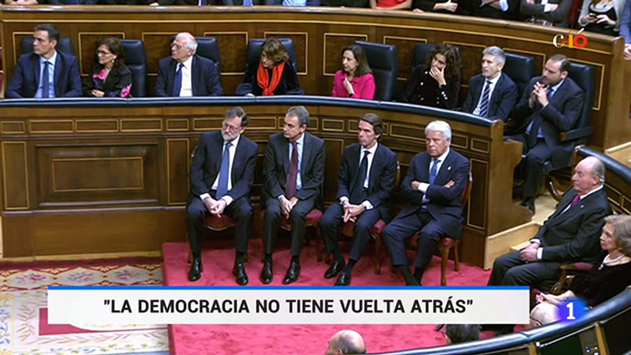 El rey llama a "preservar" los valores constitucionales y une la Monarquía a la "democracia y libertad" de España