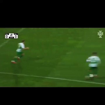Liga Revelação: jogador do Rio Ave marca golo de bicicleta que vai correr o Mundo