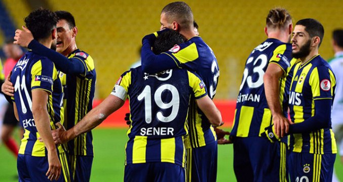Fenerbahçe, Ziraat Türkiye Kupasında Giresunspor'u 1-0 Yendi