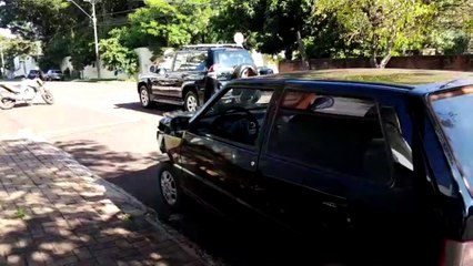 Veículo tomba após colisão na Região Central