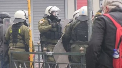 Violentas protestas en Grecia por el aniversario de joven asesinado