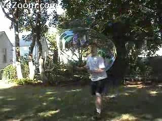 How to make giant soap bubbles