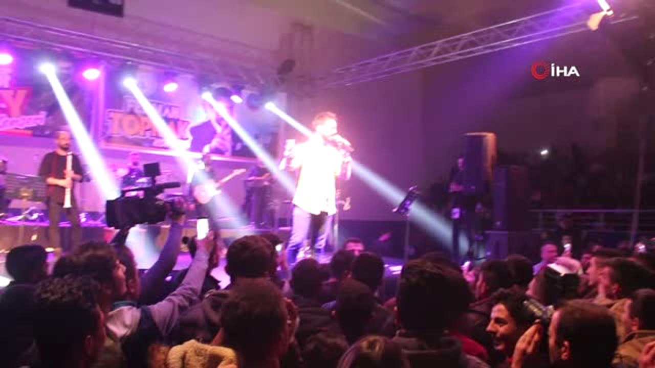 Yusuf Güney'den Askere Duygusal Jest