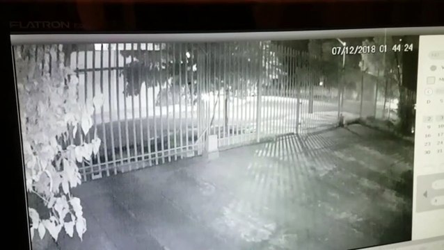 Câmera flagra batida entre veículos no Centro