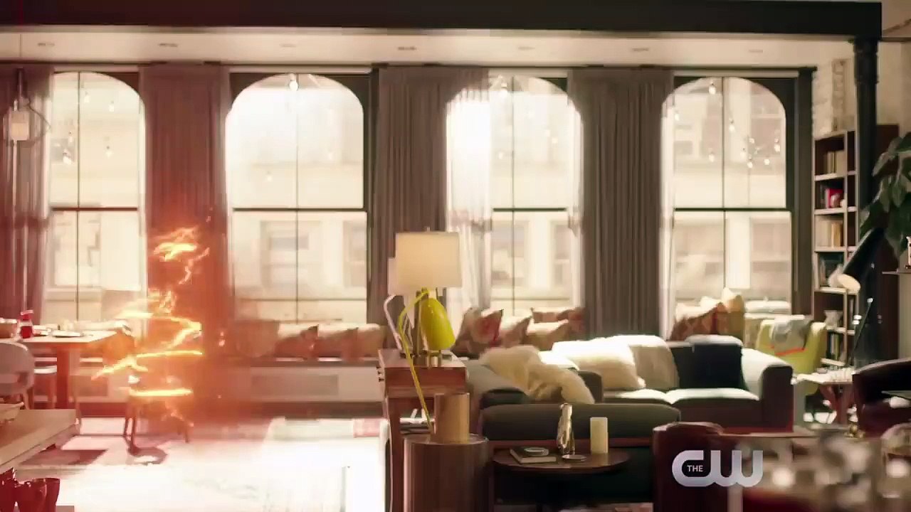 ArrowVerse : l'ultime bande-annonce du crossover "Elseworlds" (VO)