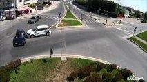 Sakarya'da Meydana Gelen Trafik Kazaları Kameralara Böyle Yansıdı
