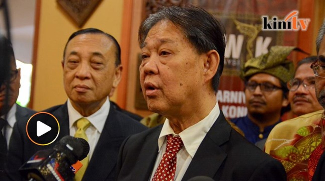 Saya tetap akan guna perkataan 'sticker' - Menteri