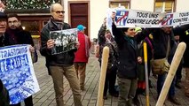 Manifestation anti-GCO quai des Bateliers