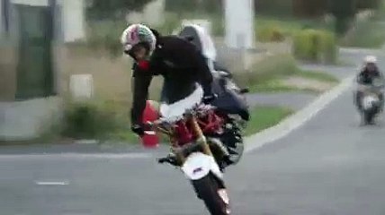 Amazing bike stunt by a man