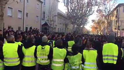 Manifestation des lycéens à Carpentras : quand les gilets jaunes aident la police