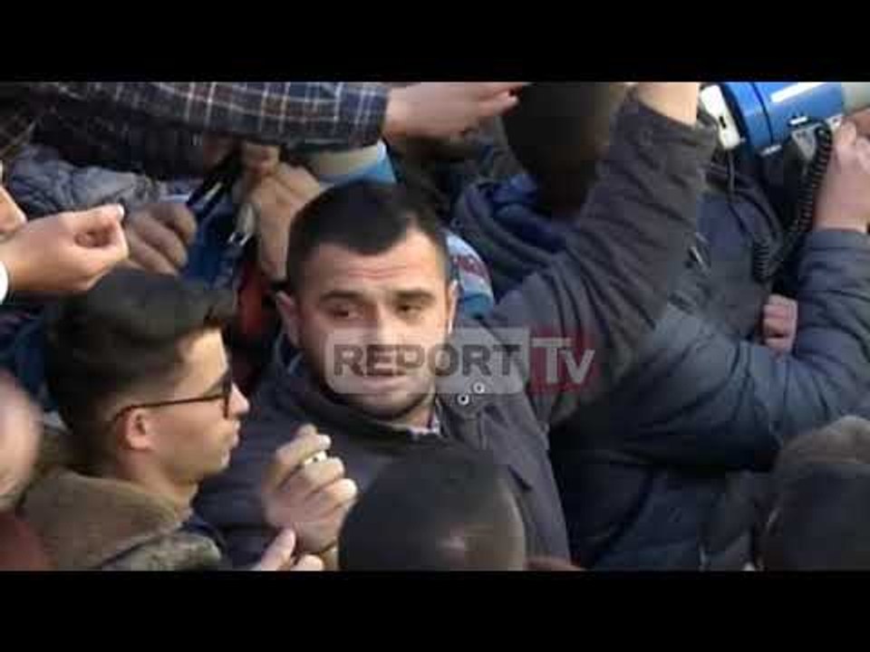 “Jo protestë para Kryeministrisë”/ Studentët nuk lëvizin nga MAS: Presim përgjigje nga Nikolla