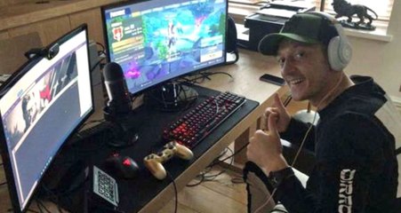 Mesut Özil, Çok Fazla Bilgisayar Oyunu Oynadığı İçin Maçlara Çıkamıyor