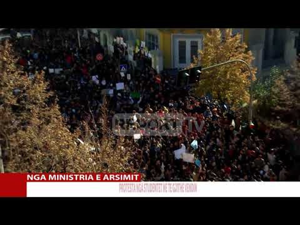 REPORT TV sjell pamjet nga lart të protestës pa...
