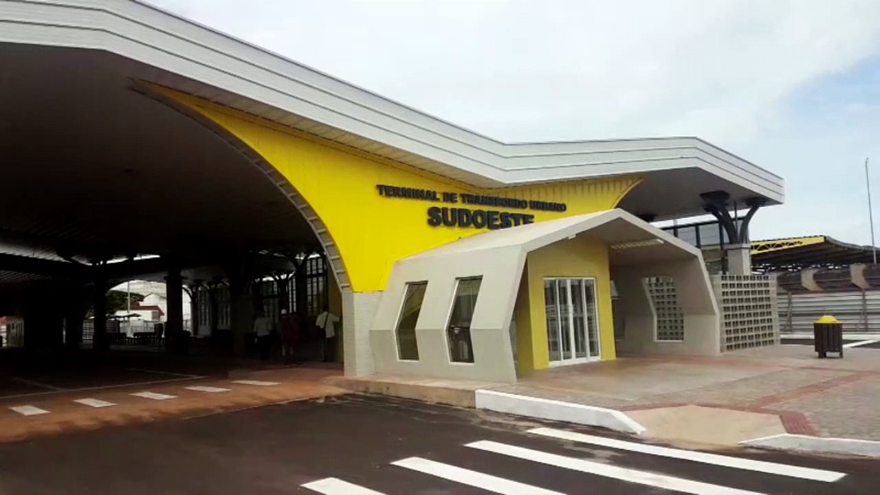 Deficientes visuais e físicos participam de ação no Terminal Sudoeste