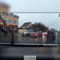 Quand le karma rattrape un automobiliste qui y a voulu gruger tout le monde dans les bouchons !