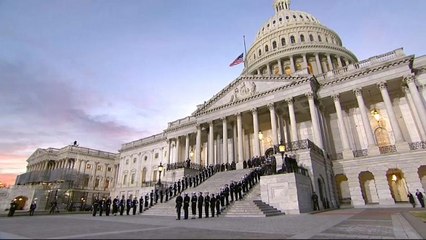 "دون تعليق": لمحة على جنازة بوش ولقاء غير معتاد بين صبي وملكة فمهمة في الفضاء